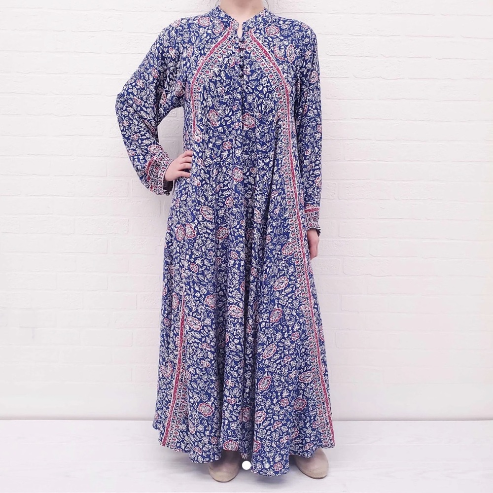 Natalie Martin Fiore Maxi 100% silk. Pelicano Blue floral M